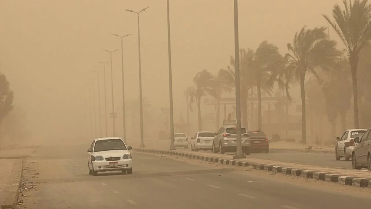 توقعات الأرصاد حول ذروة التقلبات الجوية وموعد استقرار الأحوال في البلاد